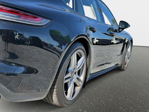 Used 2022 Porsche Panamera 4 AWD/4WD image 17