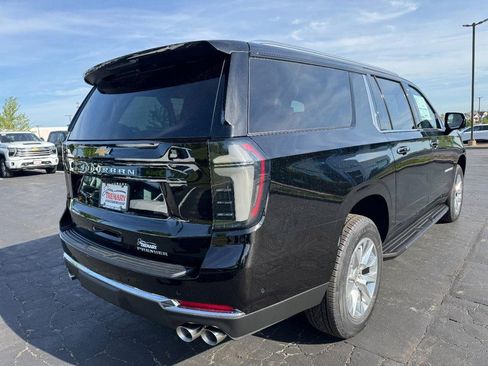 New 2026 Chevrolet Suburban Premier AWD/4WD image 32