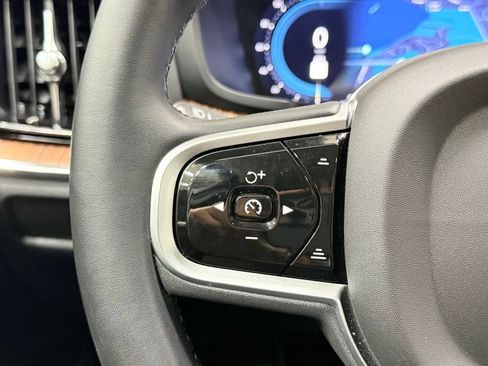 Used 2025 Volvo V60 B5 Cross Country Plus image 21