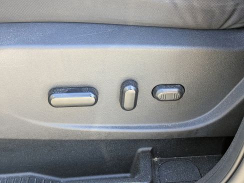 Used 2019 Ford Escape SE image 21