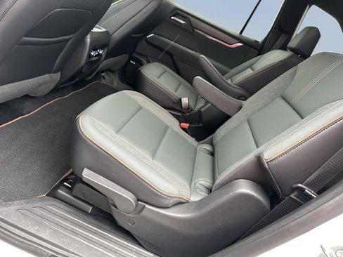 Used 2025 GMC Acadia AT4 w/ LPO, Floor Liner Package AWD/4WD image 11