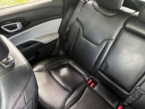 Used 2025 Jeep Compass Limited AWD/4WD image 39