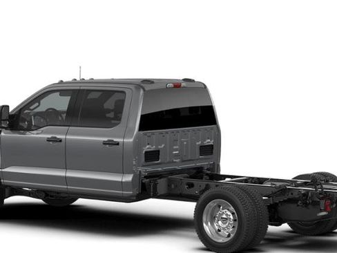 New 2026 Ford F550 4x4 Crew Cab Super Duty image 2