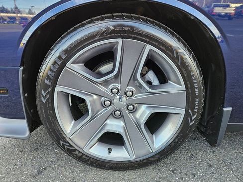 Used 2013 Dodge Challenger R/T image 9