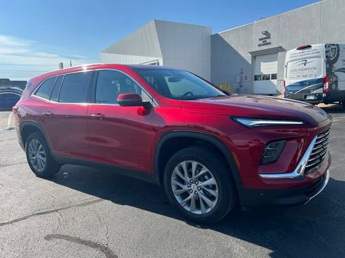 Used 2025 Buick Enclave Preferred FWD image 7