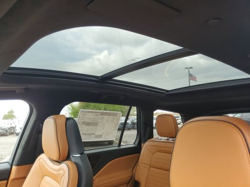 New 2026 Lincoln Aviator Black Label AWD/4WD image 9