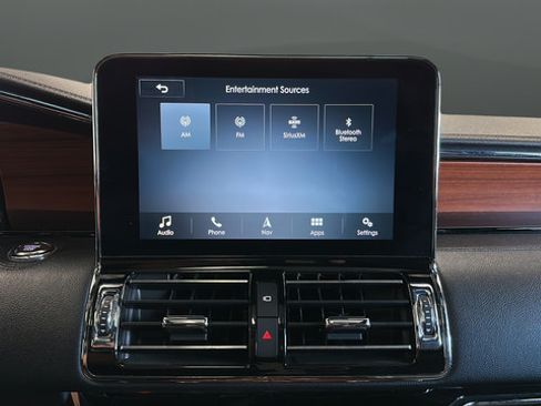Used 2018 Lincoln Navigator Select AWD/4WD image 15