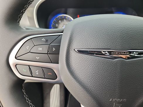 New 2026 Chrysler Pacifica Select image 12