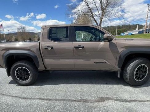 New 2026 Toyota Tacoma TRD Off-Road AWD/4WD image 9