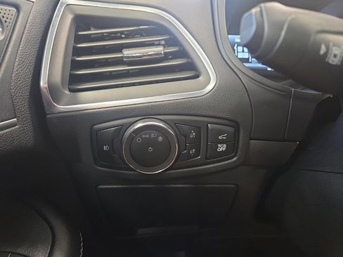 Used 2024 Ford Edge Titanium image 24