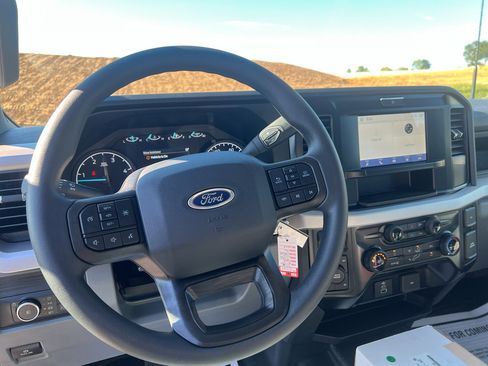 New 2026 Ford F550 4x4 Crew Cab Super Duty image 9