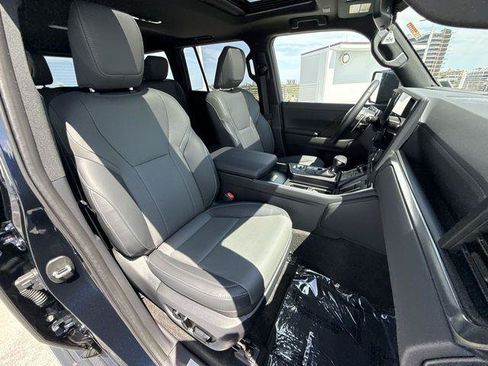 Certified 2025 Lexus GX 550 w/ Cold Area Package AWD/4WD image 27
