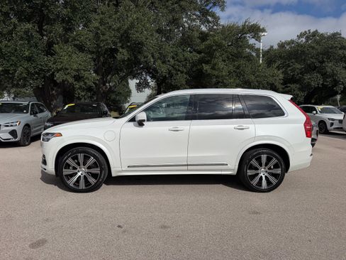 Certified 2024 Volvo XC90 T8 Plus w/ Protection Package Premier AWD/4WD image 3