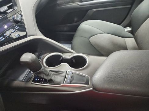 Used 2022 Toyota Camry LE image 30