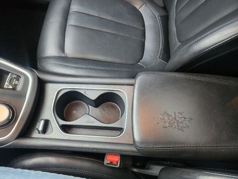 Used 2017 Chrysler 200 Limited Platinum w/ Comfort & Convenience Group image 17