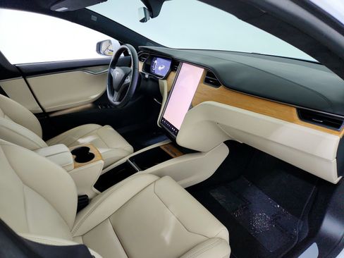 Used 2020 Tesla Model S Long Range Plus image 19