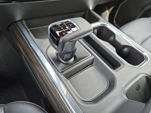 Used 2024 Chevrolet Silverado 1500 LT Trail Boss w/ Convenience Package II AWD/4WD image 18