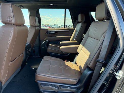 Used 2026 Chevrolet Tahoe High Country w/ Sun And Tow Package AWD/4WD image 15