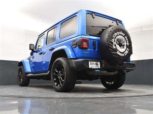 Used 2023 Jeep Wrangler Unlimited Sahara image 22