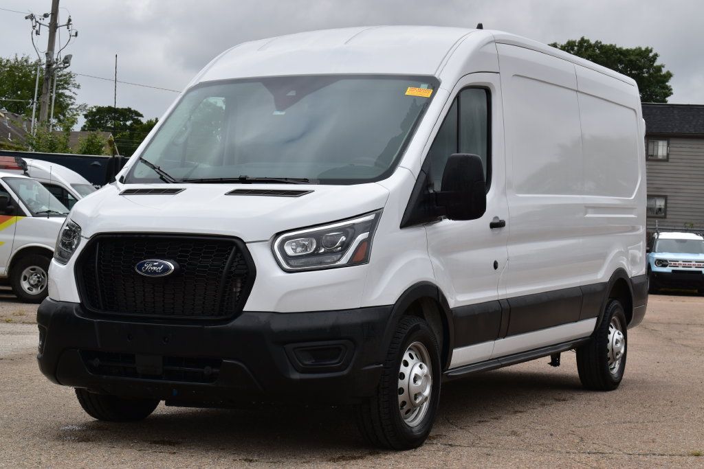 Used 2025 Ford Transit 250 148 Medium Roof Extended AWD w/ Load Area Protection Package image 1