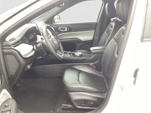 Certified 2025 Jeep Compass Limited AWD/4WD image 9