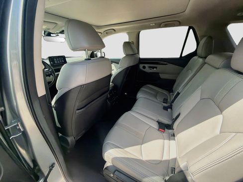 Certified 2024 Honda Pilot Touring image 26