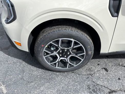 Used 2025 Ford Maverick Lariat AWD/4WD image 10