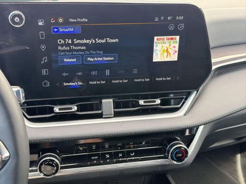 Used 2025 Chevrolet Equinox LT image 24