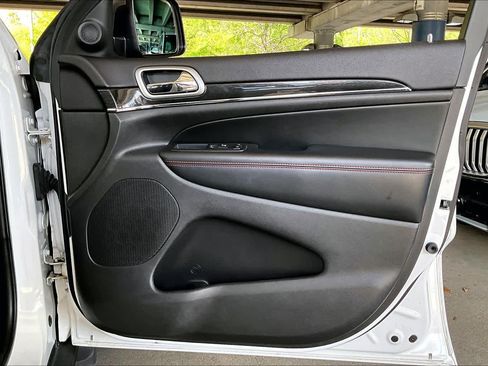 Used 2018 Jeep Grand Cherokee Trailhawk w/ Trailhawk Luxury Group image 22