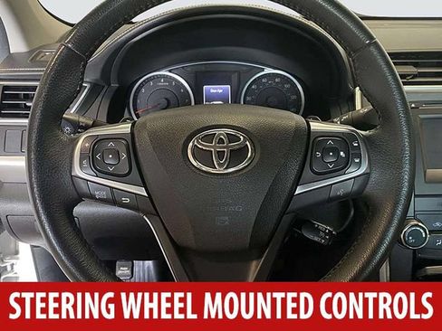 Used 2017 Toyota Camry SE w/ Moonroof Package FWD image 10