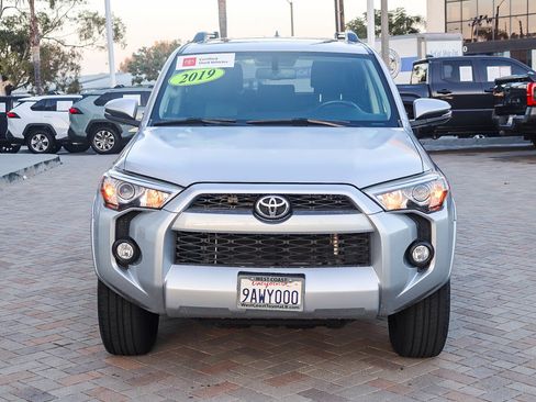 Certified 2019 Toyota 4Runner SR5 Premium image 2