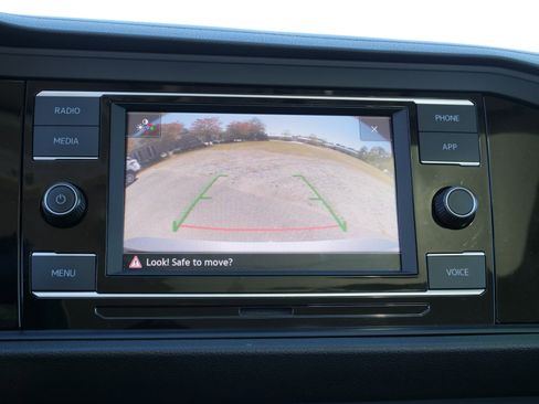 Used 2024 Volkswagen Jetta SE image 28