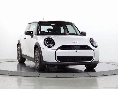 Used 2025 MINI Cooper S image 1