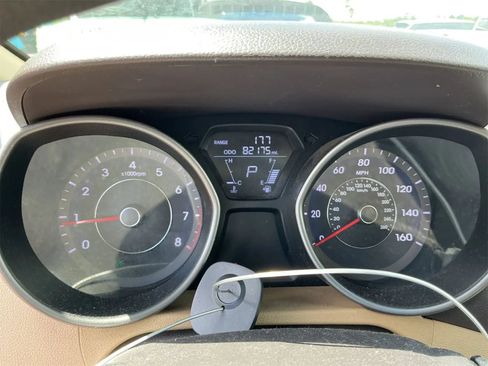 Used 2013 Hyundai Elantra GLS w/ Preferred Pkg FWD image 5