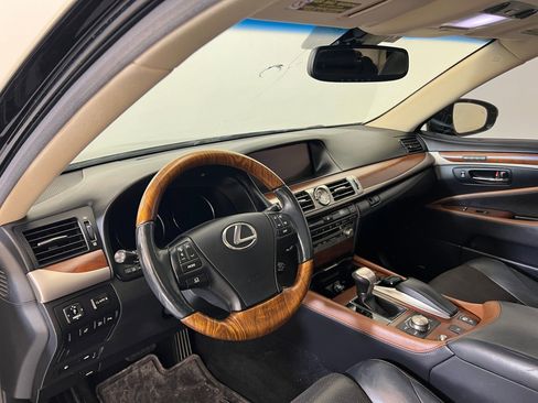 Used 2015 Lexus LS 460 4dr Sdn RWD w/ Comfort Package image 3