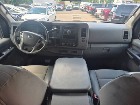 Used 2016 Nissan NV 2500 SV w/ Back Door Glass Package RWD image 5