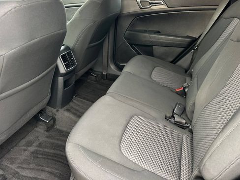 Used 2025 Kia Sportage LX AWD/4WD image 12