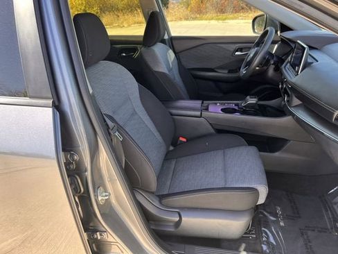 Used 2023 Nissan Rogue SV image 25