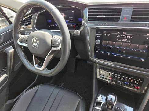 Used 2022 Volkswagen Tiguan SE FWD image 31