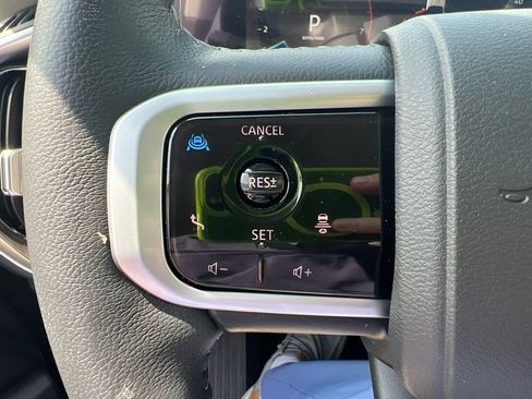 Used 2025 Nissan Armada Platinum w/ Convenience Package AWD/4WD image 2