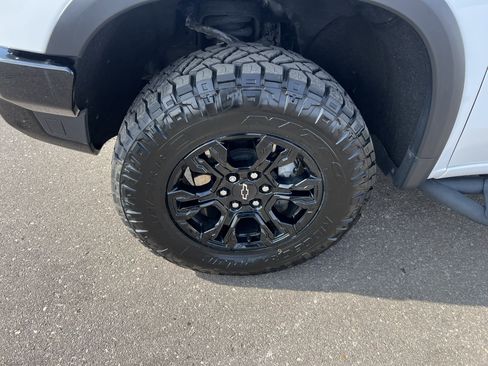 Used 2022 Chevrolet Silverado 1500 ZR2 w/ Technology Package image 4