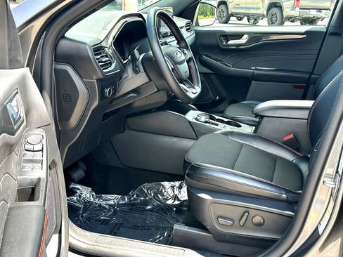 Used 2025 Ford Escape ST-Line FWD image 10
