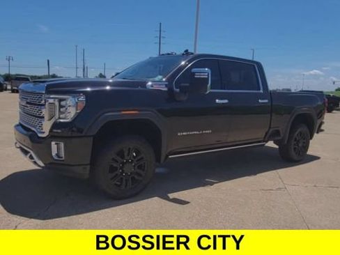 Certified 2023 GMC Sierra 3500 Denali w/ Denali Black Diamond Edition AWD/4WD image 4