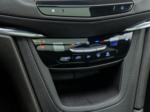 New 2025 Cadillac XT6 Luxury image 26