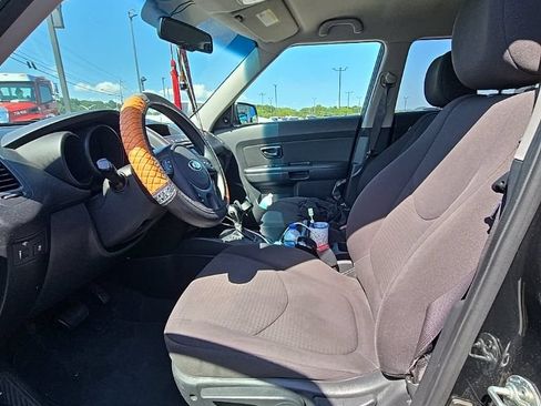 Used 2013 Kia Soul FWD image 5