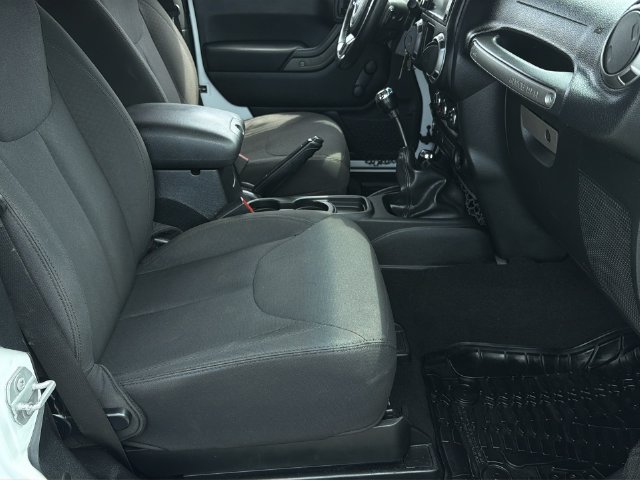 Used 2017 Jeep Wrangler Sport AWD/4WD image 32