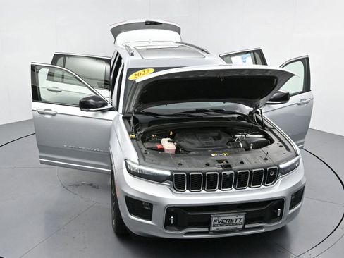 Used 2022 Jeep Grand Cherokee L Overland w/ Advanced Protech Group III AWD/4WD image 48