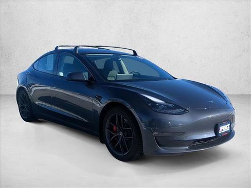 Used 2022 Tesla Model 3 Performance image 3