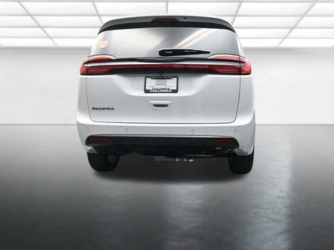 New 2026 Chrysler Pacifica Select image 23