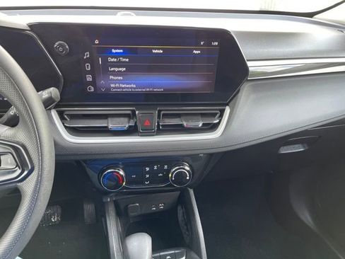 Used 2025 Chevrolet TrailBlazer LT w/ Driver Confidence Package image 14